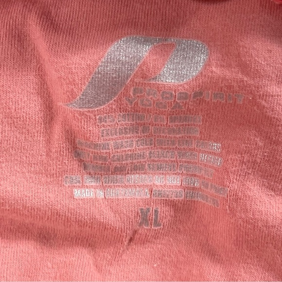 Prospirit peach shorts size medium, 2 tanks white & peach size Xl, 3 pieces - Picture 6 of 16